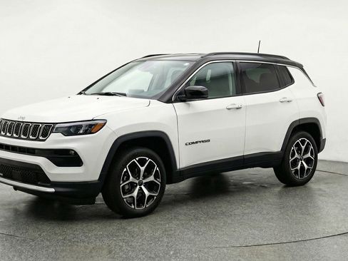 Used 2025 Jeep Compass Limited AWD/4WD image 3