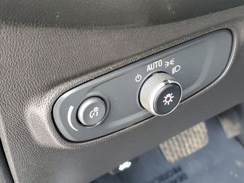 Used 2021 Chevrolet Equinox LT w/ LPO, Blackout Package image 9