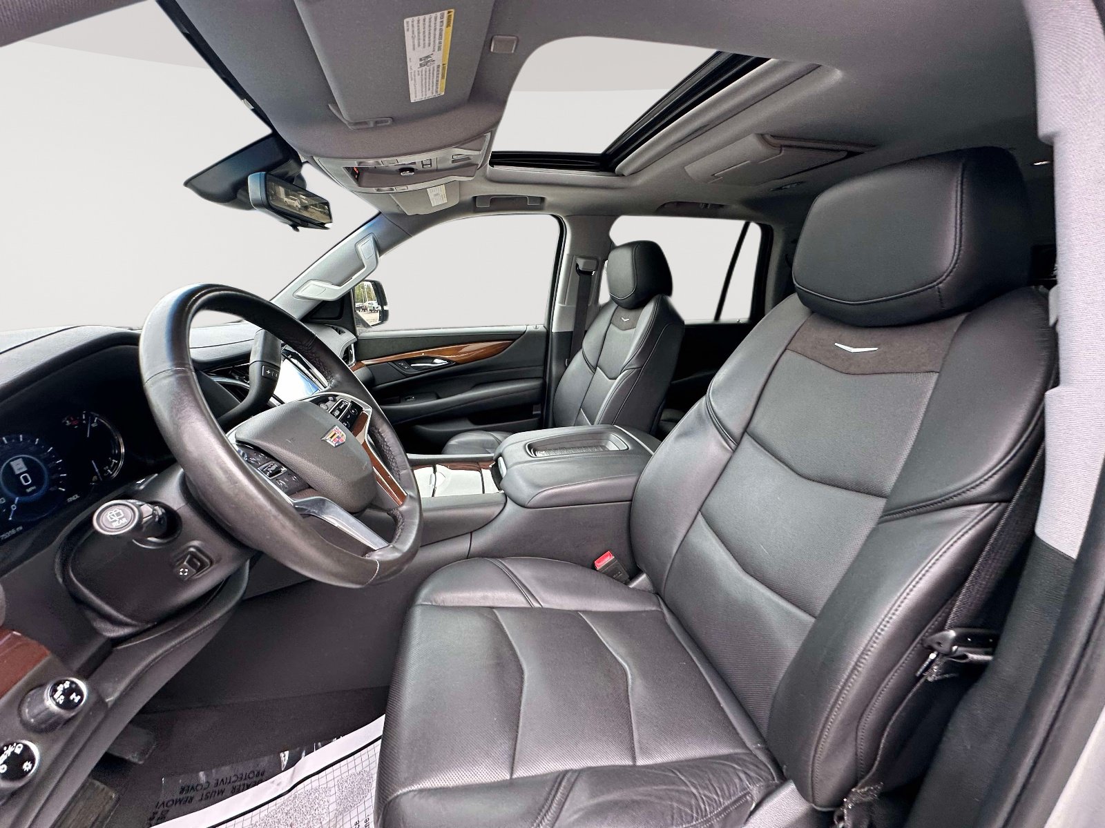 Used 2020 Cadillac Escalade Premium Luxury AWD/4WD image 22