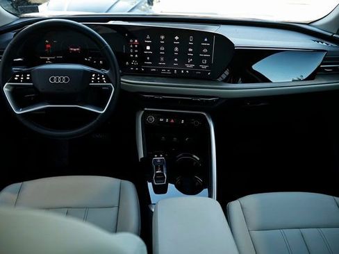 Certified 2025 Audi Q5 Premium Plus w/ Premium Plus AWD/4WD image 25