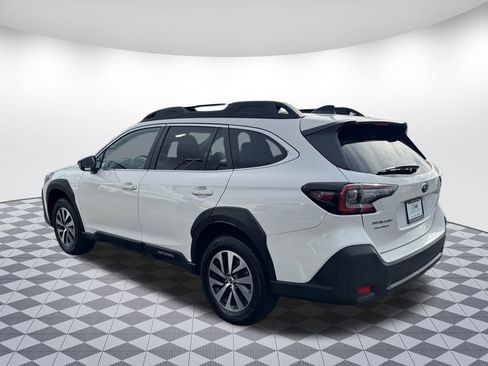 Used 2023 Subaru Outback Premium image 5