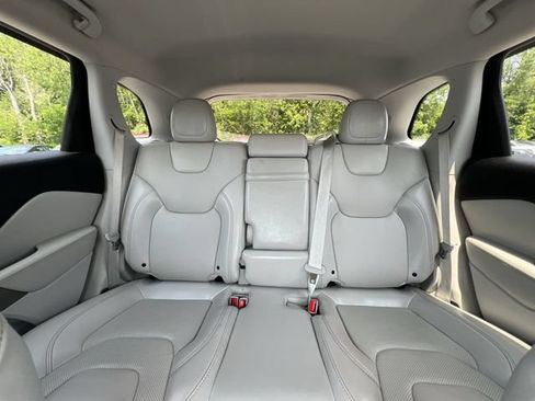 Used 2019 Jeep Cherokee Limited AWD/4WD image 14