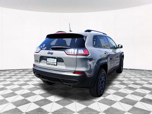 Used 2019 Jeep Cherokee Latitude AWD/4WD image 11