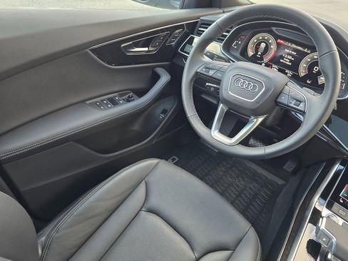 Used 2025 Audi Q8 Premium Plus image 23