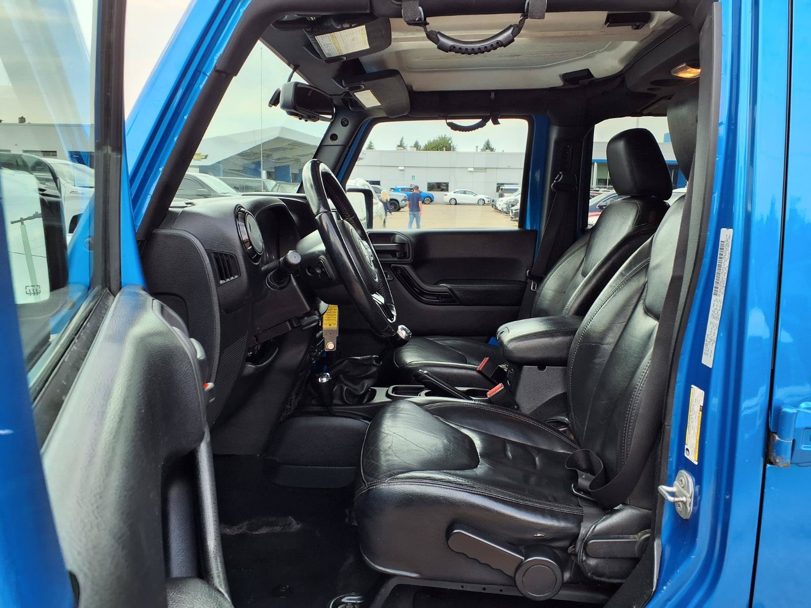 Used 2015 Jeep Wrangler Unlimited Sahara AWD/4WD image 16