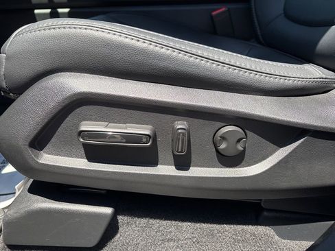 Used 2025 Honda Pilot EX-L image 13