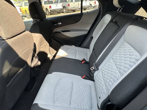 Used 2020 Chevrolet Equinox LS w/ LS Convenience Package FWD image 11