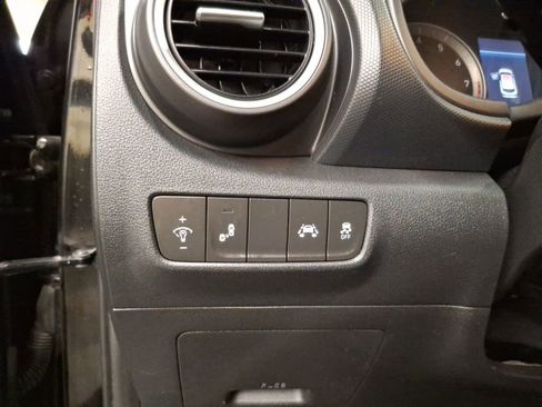 Used 2020 Hyundai Kona Limited image 22