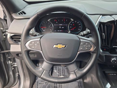 Used 2023 Chevrolet Traverse LT image 36