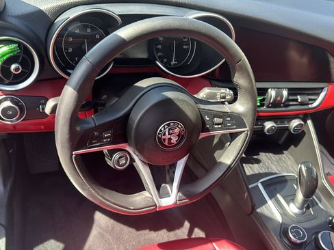 Used 2019 Alfa Romeo Giulia AWD w/ Cold Weather Package image 19