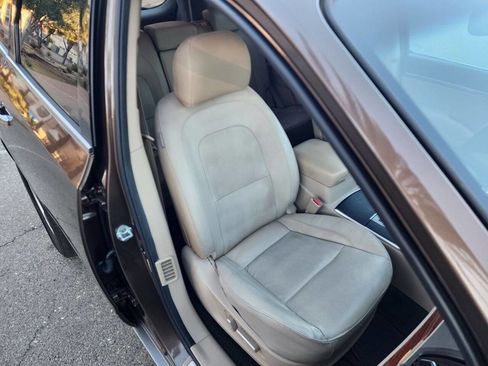 Used 2010 Hyundai Veracruz Limited w/ Navigation Pkg 3 image 15