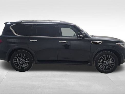 Used 2024 INFINITI QX80 Sensory image 10