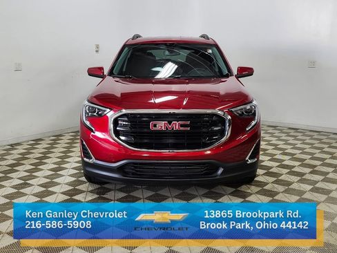 Used 2019 GMC Terrain SLE w/ Driver Convenience Package image 2