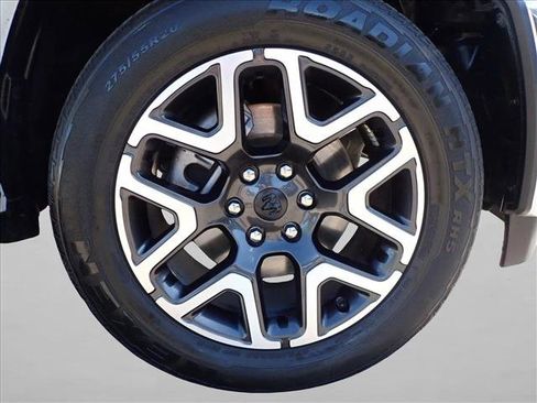 Used 2025 RAM 1500 Laramie AWD/4WD image 6