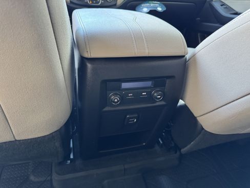 Certified 2022 Chevrolet Traverse LS image 17