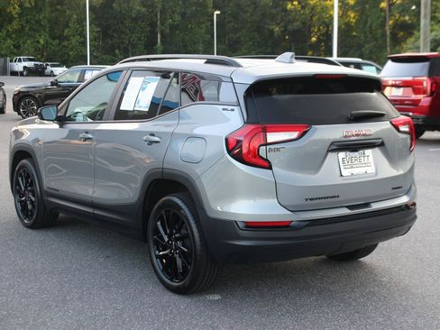 Used 2023 GMC Terrain SLE w/ Driver Convenience Package AWD/4WD image 5