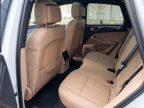 New 2026 Porsche Macan AWD/4WD image 23