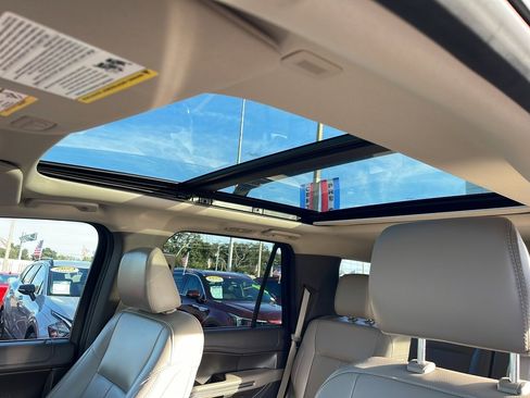 Certified 2021 Ford Expedition XLT image 17