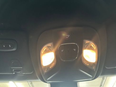 Used 2023 Jeep Compass Latitude w/ Convenience Group AWD/4WD image 21