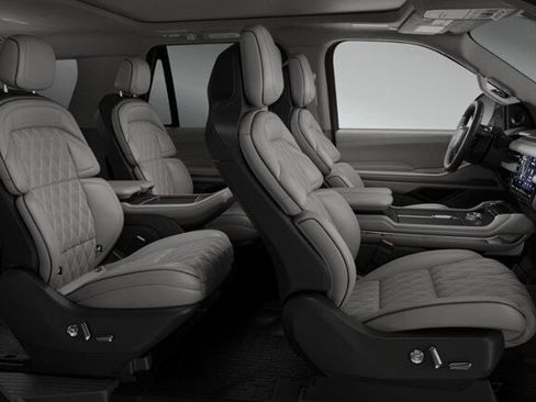 New 2026 Lincoln Navigator Black Label AWD/4WD image 28