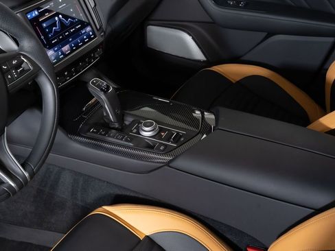 Used 2024 Maserati Levante Trofeo image 29