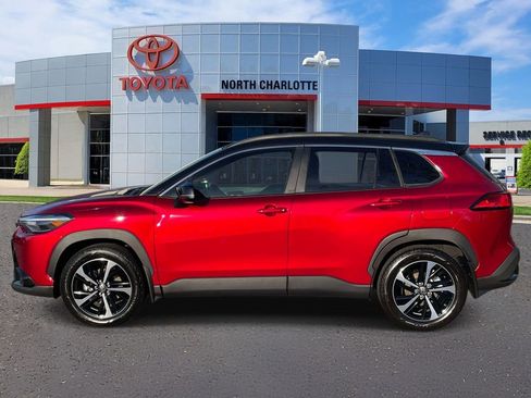 Used 2025 Toyota Corolla Cross AWD Hybrid w/ Convenience Package image 7