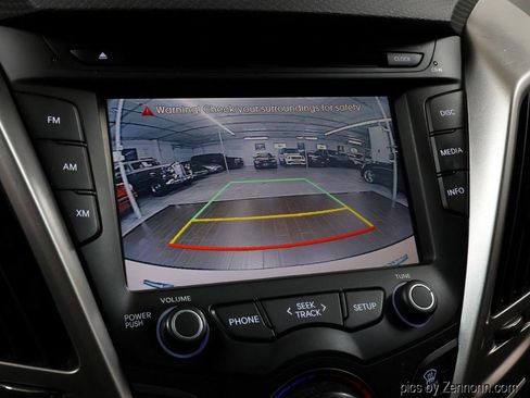 Used 2016 Hyundai Veloster FWD image 21