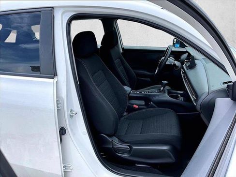 Used 2023 Honda HR-V LX image 9