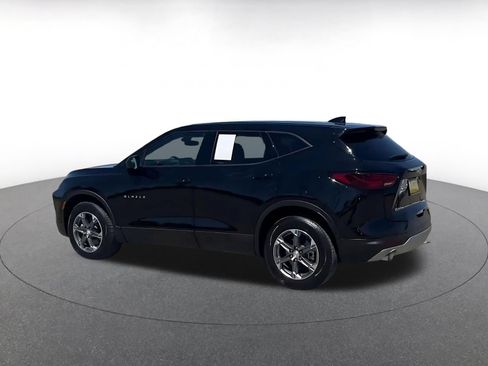 Used 2025 Chevrolet Blazer LT FWD image 8
