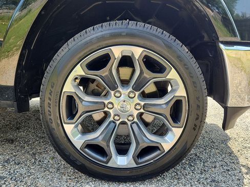 Used 2019 RAM 1500 Limited image 9