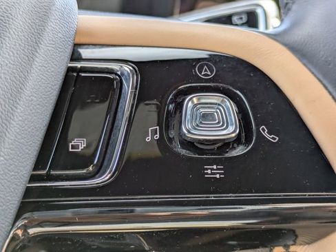 Used 2021 Lincoln Corsair Reserve image 27