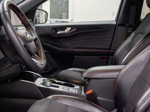 Used 2024 Ford Escape ST-Line w/ Cold Weather Package image 15