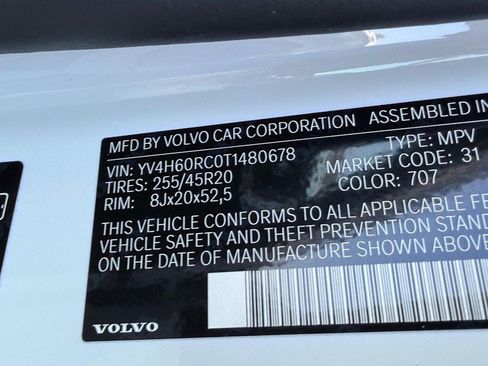 New 2026 Volvo XC60 T8 Plus w/ Climate Package AWD/4WD image 18
