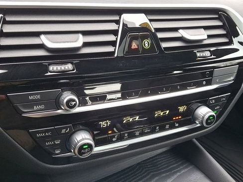 Used 2023 BMW 530i xDrive w/ Premium Package image 17