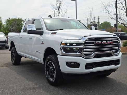 Used 2026 RAM 2500 Laramie AWD/4WD image 7