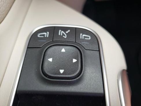 New 2025 Mercedes-Benz GLB 250 GLB 250 image 29