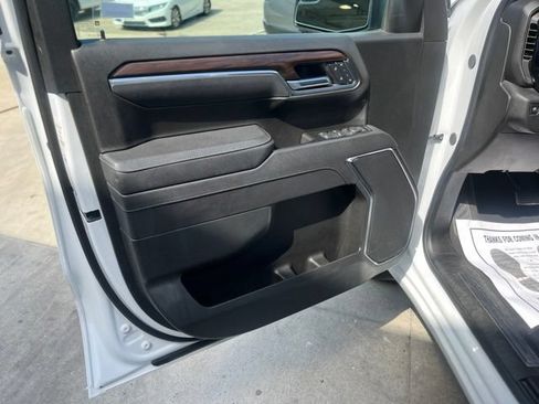 Used 2025 GMC Sierra 1500 SLT AWD/4WD image 12