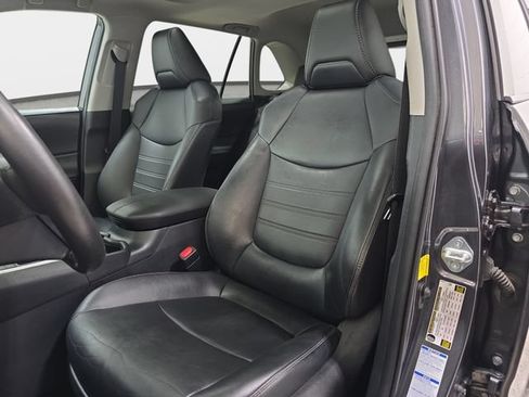 Used 2021 Toyota RAV4 XLE Premium AWD/4WD image 14