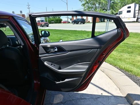 Used 2023 Nissan Maxima SL FWD image 20