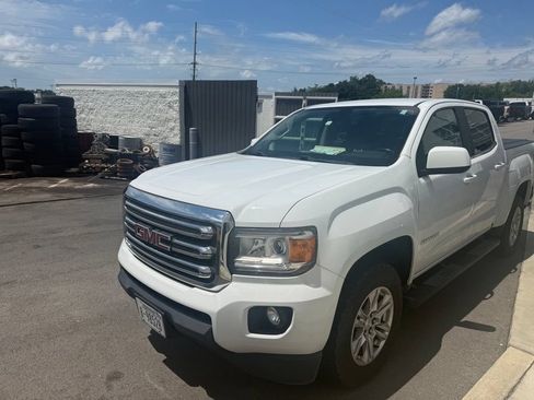Used 2020 GMC Canyon SLE w/ Driver Alert Package AWD/4WD image 3