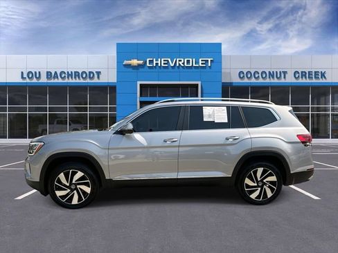 Used 2024 Volkswagen Atlas SEL AWD/4WD image 5