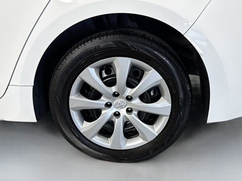 Used 2024 Toyota Corolla LE FWD image 36
