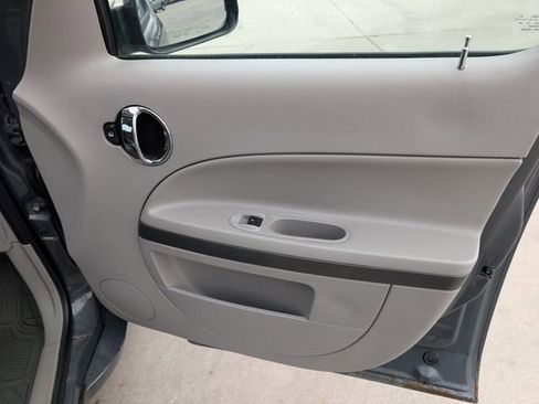 Used 2009 Chevrolet HHR LT FWD image 25