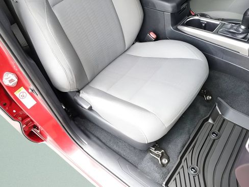 Used 2018 Toyota Tacoma SR5 RWD image 24