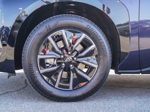 New 2026 Subaru Solterra Premium image 9