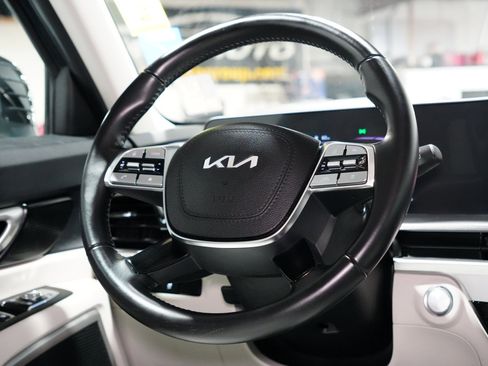 Used 2023 Kia Telluride S image 19