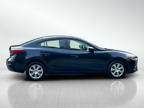 Used 2017 MAZDA MAZDA3 Sport FWD image 3