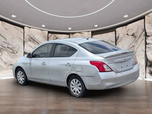 Used 2013 Nissan Versa SV FWD image 8