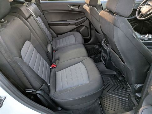 Used 2022 Ford Edge SE w/ Black Appearance Package image 19