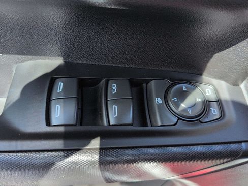 Used 2023 Chevrolet Silverado 1500 Custom AWD/4WD image 16